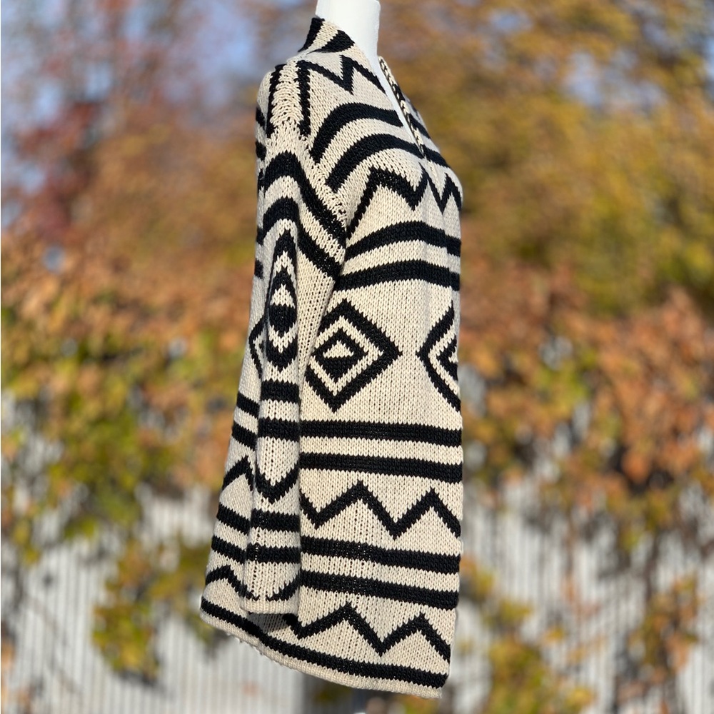 Roxy Black and Cream Chunky Knit Long Cardigan Sweater ~ Women’s Medium - Picture 2 of 11